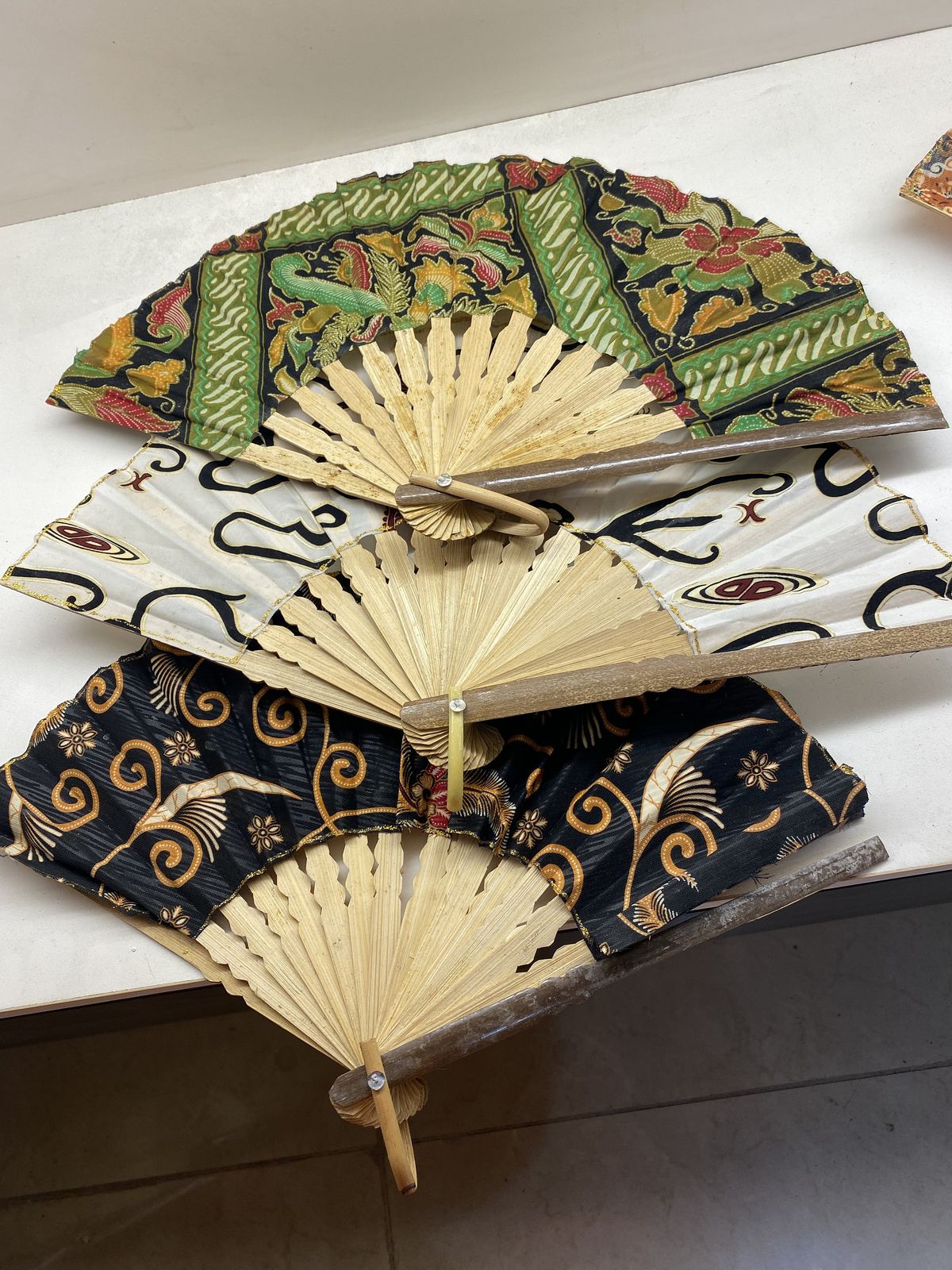 Kipas Corak Batik